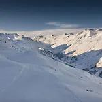 Alpenland מלון אוברגורגל