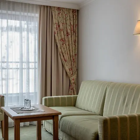 酒店 阿尔盆兰德酒店 4*