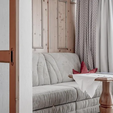 Hotel Alpenland 4*