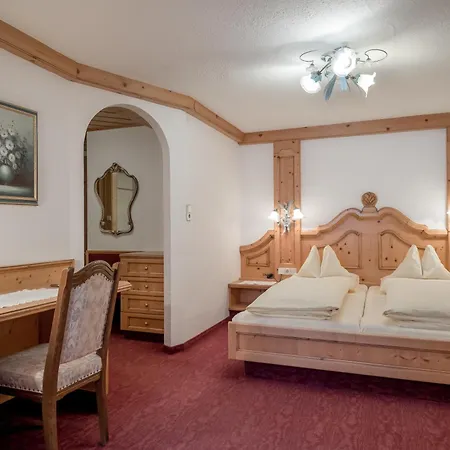 Alpenland Hotel 4*
