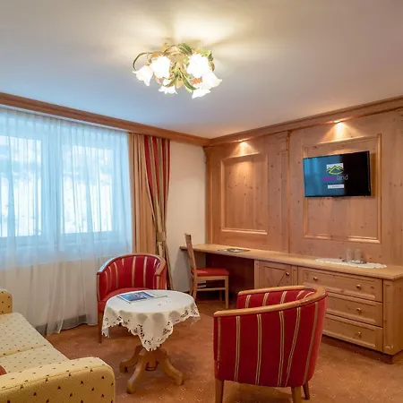 Hotel Alpenland 4*