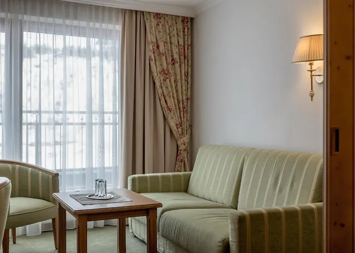 Otel Alpenland 4*