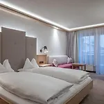 Alpenland 4*